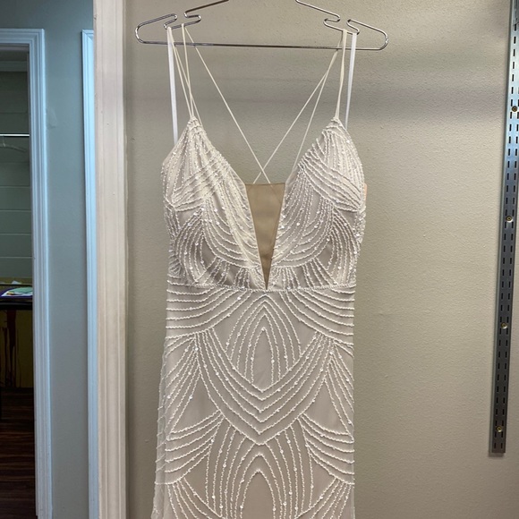 Formal gown by Adrianna Papell - Picture 1 of 5